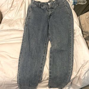 Jeans with ruffles top